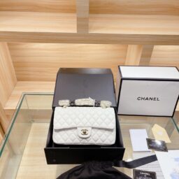 AA-105 ChanelCF经典款 白金  25*14*7